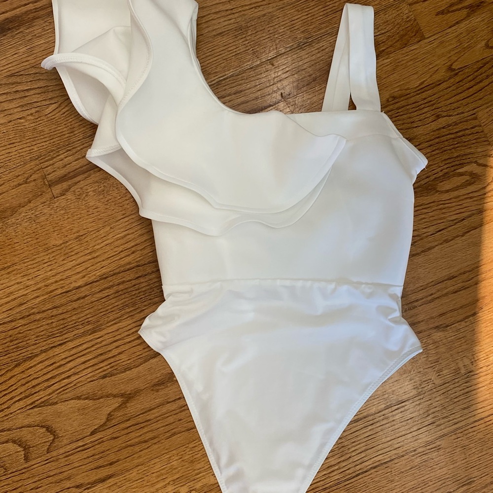 SHEIN White Ruffle Bodysuit